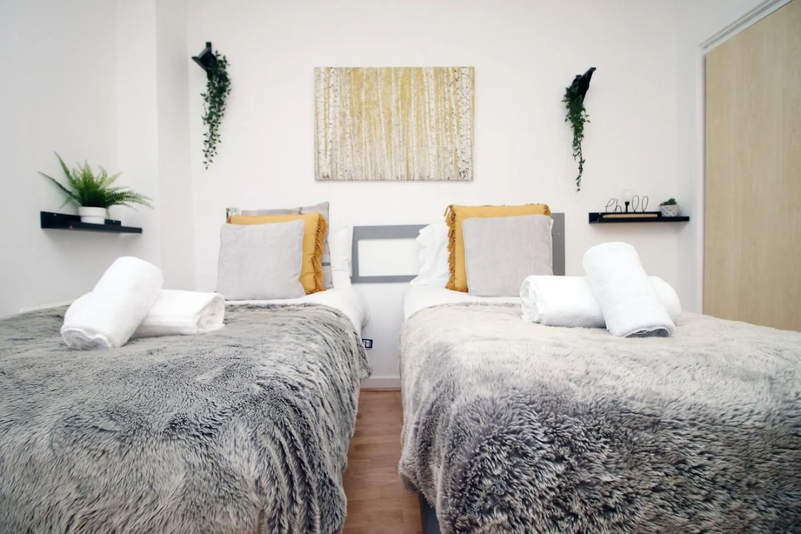 Centrally Located Spacious 2Br | Cohost Partners Cardiff
